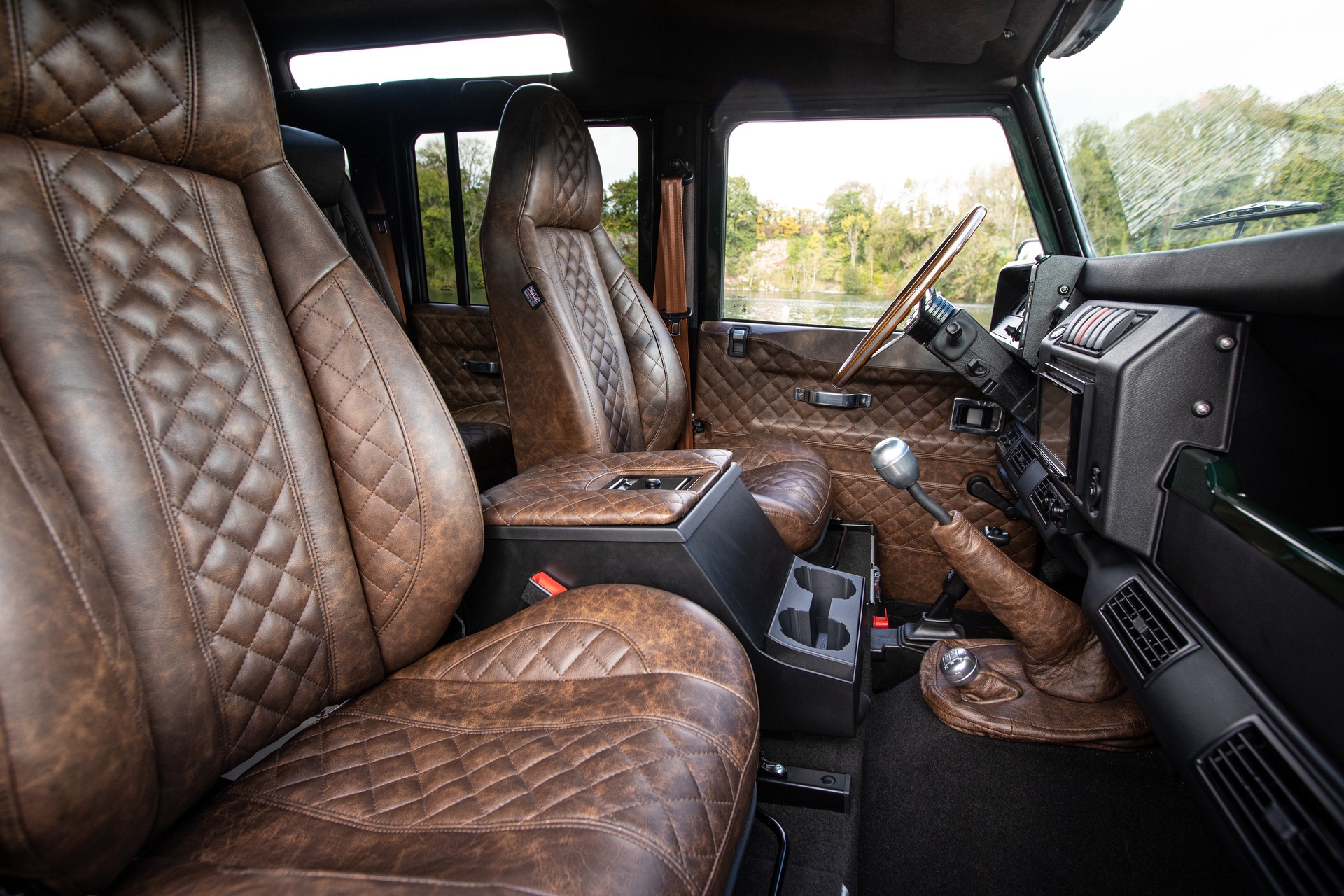 Oxygen - Ruskin Design - Land Rover Defender Interior - Ruskin Inside